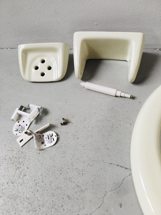 Image 1 of Miroir avec cadre en céramique et accessoires