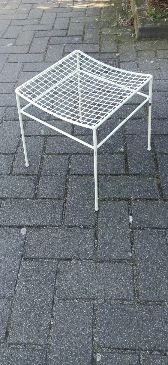 Image 1 of Ensemble de 3 tabourets en fil de fer vintage