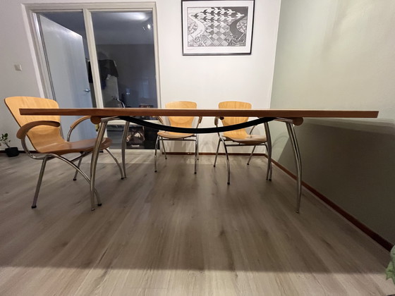 Image 1 of Table design avec ensemble de 5 fauteuils papillon