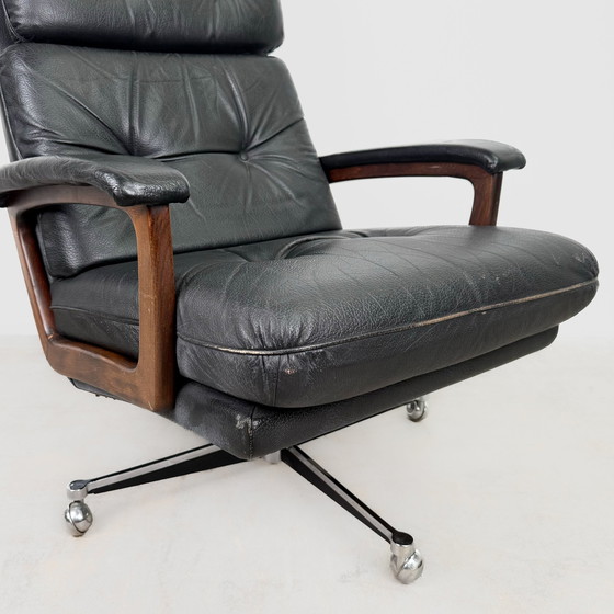 Image 1 of Lübke Lounge Chair avec ottomane en cuir noir, années 1960