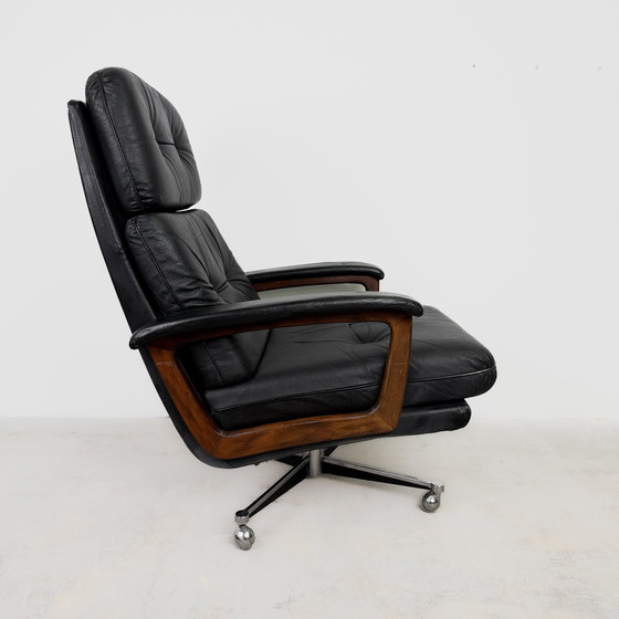 Image 1 of Lübke Lounge Chair avec ottomane en cuir noir, années 1960