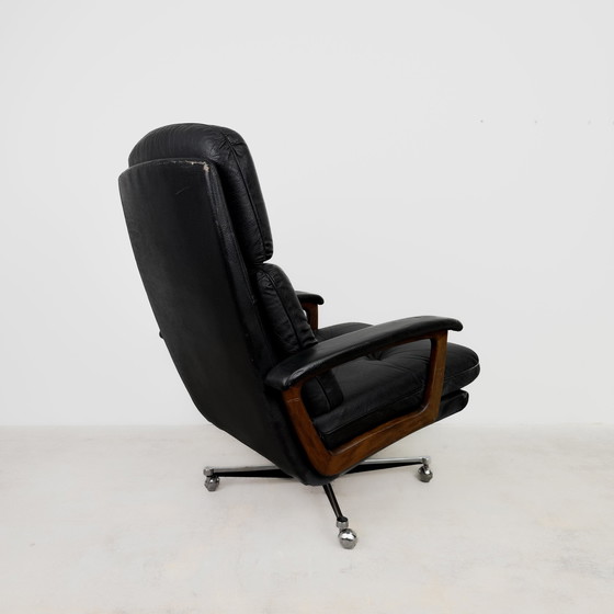 Image 1 of Lübke Lounge Chair avec ottomane en cuir noir, années 1960