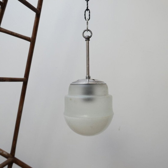 Image 1 of Suspension vintage bicolore en verre opalin et blanc, Allemagne 1950