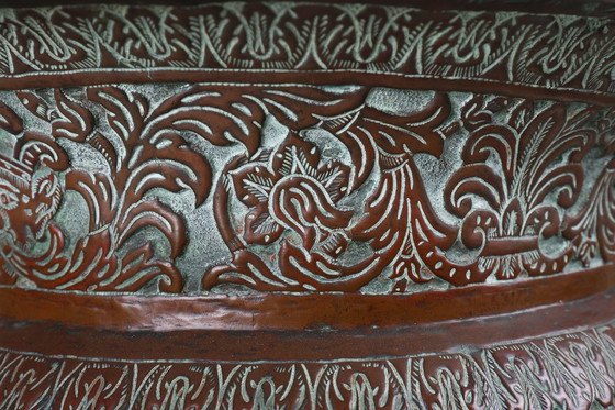 Image 1 of Ancien pot à caches en cuivre gravé rond de style ottoman, vers 1850 1850