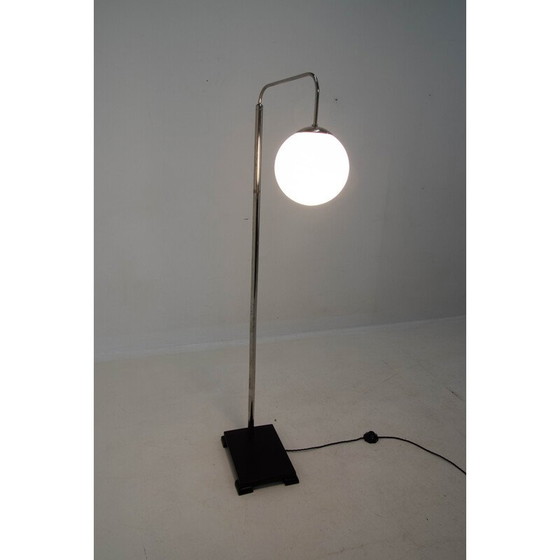 Image 1 of Lampadaire réglable fonctionnaliste vintage en bois, nickel et verre opalin, années 1930