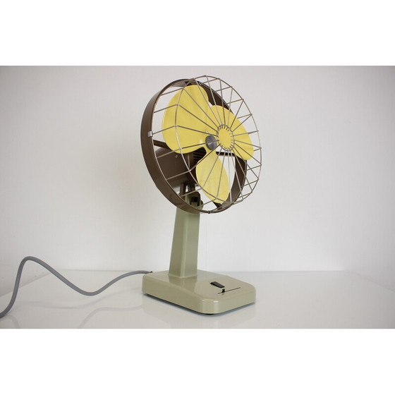 Image 1 of Ventilateur de table vintage en plastique et métal par Strojsmalt, Tchécoslovaquie 1950
