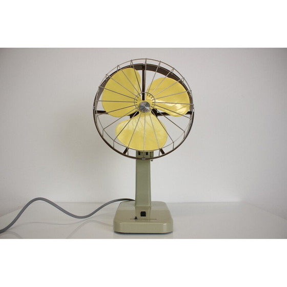 Image 1 of Ventilateur de table vintage en plastique et métal par Strojsmalt, Tchécoslovaquie 1950