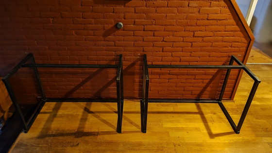 Image 1 of Reiner Doumiller pour Hirthals Sowmill. Table extensible en pin avec 6 chaises. Base rare pour 2 chaises détachées.