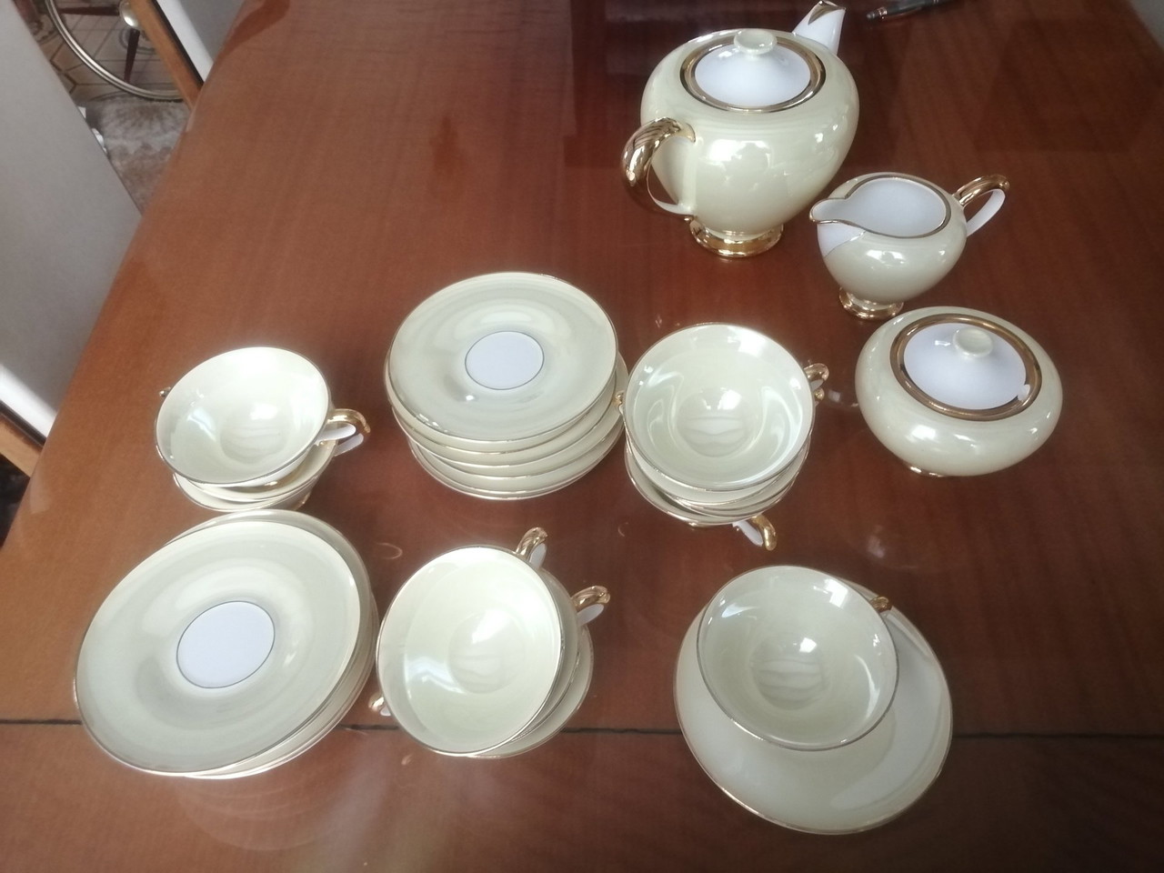 Service de table vintage / Cerises / n°11204 – VIDE GRENIER US A HEUGAS