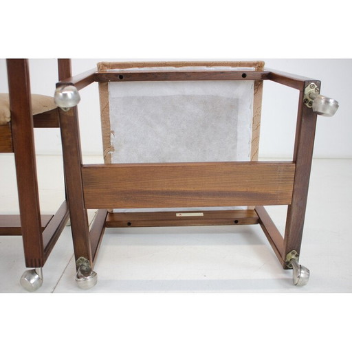 Paire de fauteuils vintage en bois de hêtre et tissu sur roulettes, Tchécoslovaquie 1980