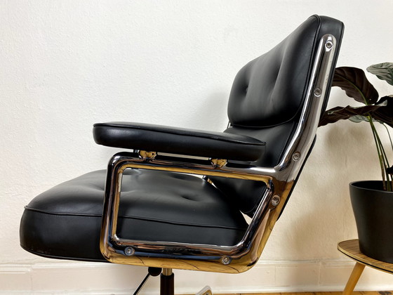 Image 1 of Vitra Lobby Chair Es 104 De Charles & Ray Eames