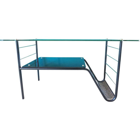 Image 1 of Table vintage en tube d'acier avec verre et porte-revues, 1950