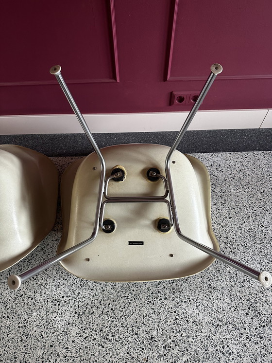 Image 1 of 2x Charles & Ray Eames Chairs "SAX" en fibre de verre pour Herman Miller 1970