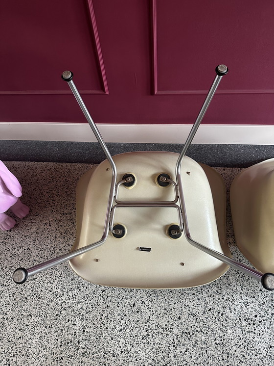 Image 1 of 2x Charles & Ray Eames Chairs "SAX" en fibre de verre pour Herman Miller 1970