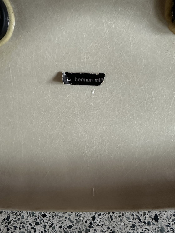 Image 1 of 2x Charles & Ray Eames Chairs "SAX" en fibre de verre pour Herman Miller 1970