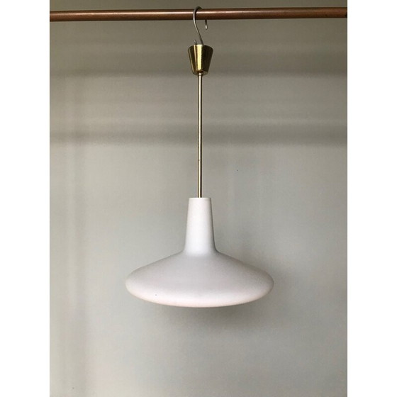 Image 1 of Suspension vintage en opaline 1950