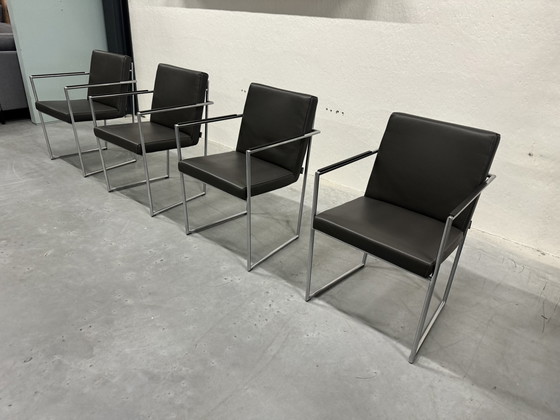 Image 1 of 4 chaises de salle à manger Harvink Dash en cuir gris