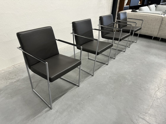 Image 1 of 4 chaises de salle à manger Harvink Dash en cuir gris