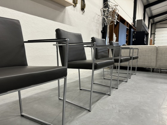 Image 1 of 4 chaises de salle à manger Harvink Dash en cuir gris