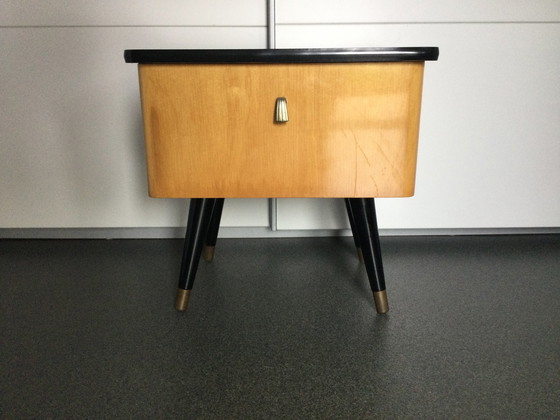 Image 1 of Table de chevet vintage