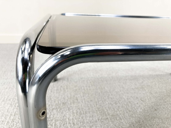 Image 1 of Table d'appoint design italienne