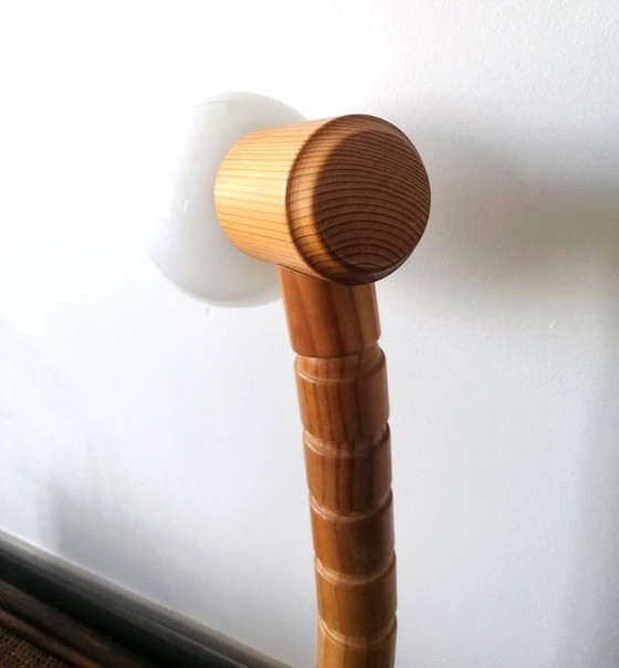 Image 1 of Lampe Scandinave Articulée En Pin Et Opaline