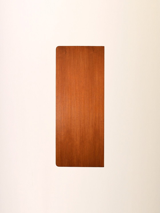 Image 1 of Armoire scandinave vintage avec une porte et des tiroirs