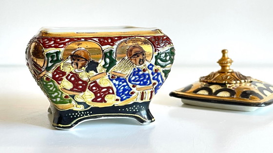 Image 1 of  Boite Porcelaine Chinoise Et Laiton Début Xxème