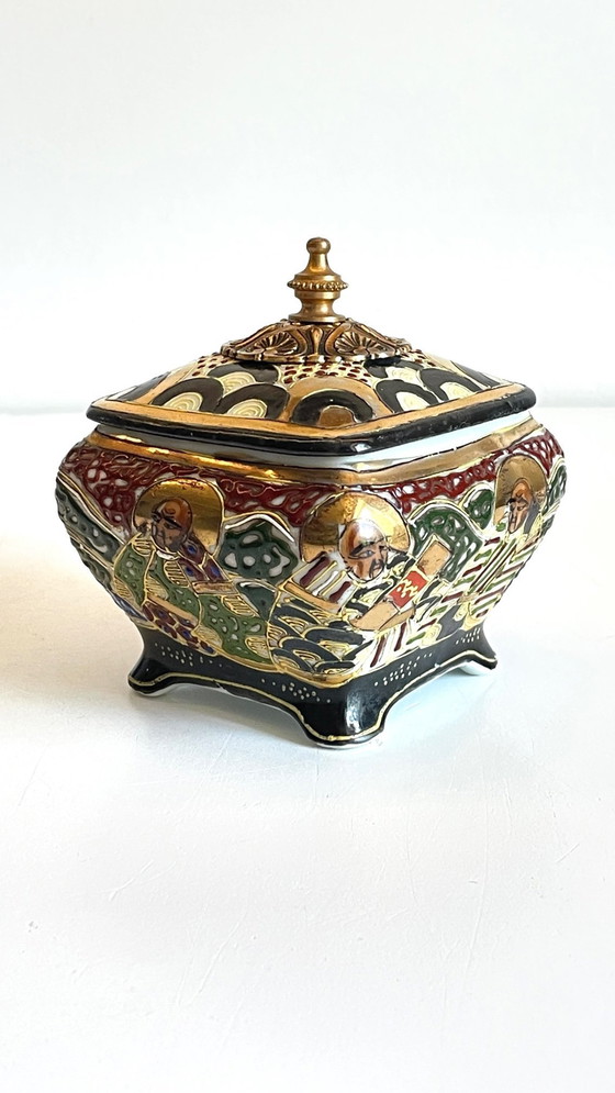 Image 1 of  Boite Porcelaine Chinoise Et Laiton Début Xxème