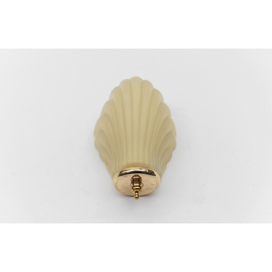 Image 1 of Applique vintage en verre satiné crème en forme de coquillage, Italie 1960