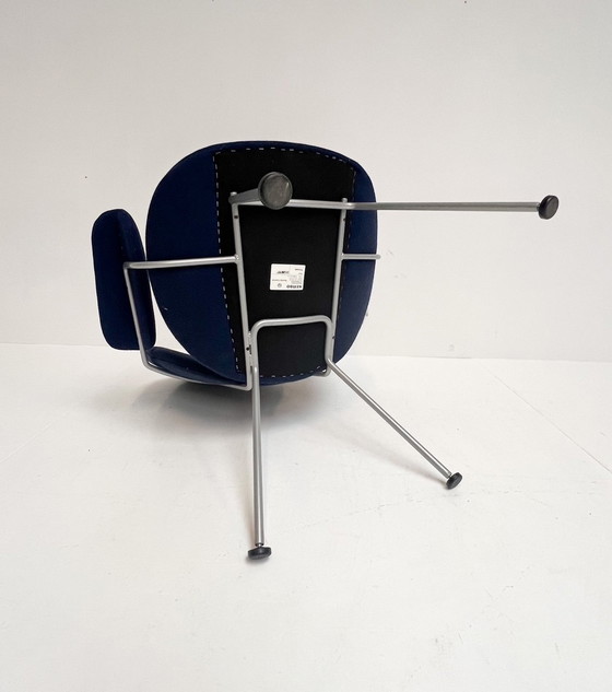 Image 1 of Fauteuil Kembo bleu foncé de W.H. Gispen (par pièce), après 2000