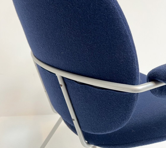 Image 1 of Fauteuil Kembo bleu foncé de W.H. Gispen (par pièce), après 2000