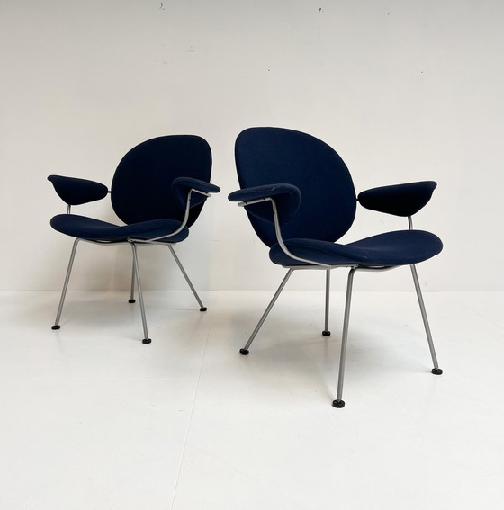 Image 1 of Fauteuil Kembo bleu foncé de W.H. Gispen (par pièce), après 2000