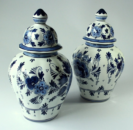 Image 1 of 2 Vases Delft Avec Couvercle En Set, Peints à la Main, Vintage