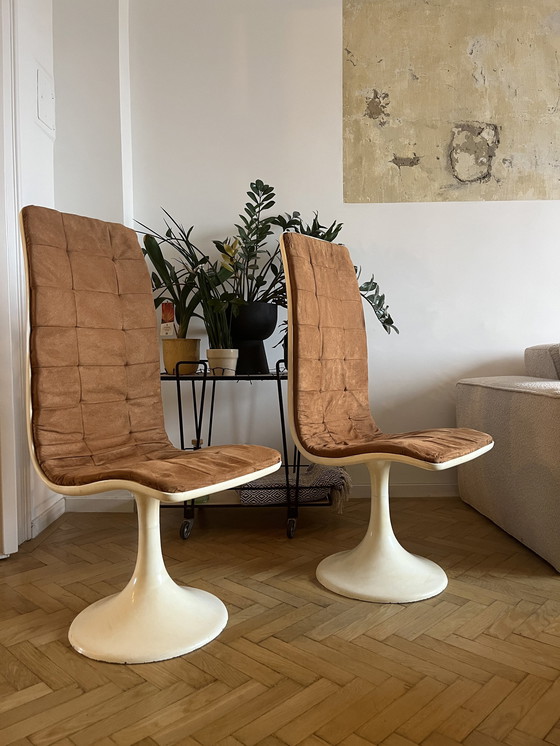 Image 1 of 2X chaises de salle à manger vintage en fibre de verre par Peter Ghyczy, designer hongrois