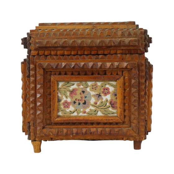 Image 1 of Boîte Tramp Art