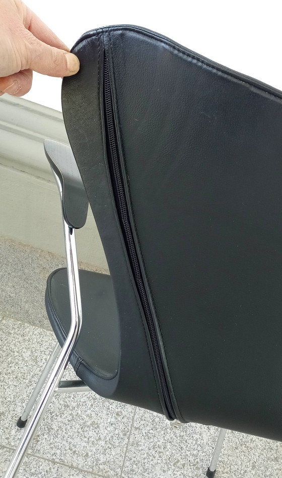 Image 1 of 4x Chaises Arne Jacobsen 3107 Cuir