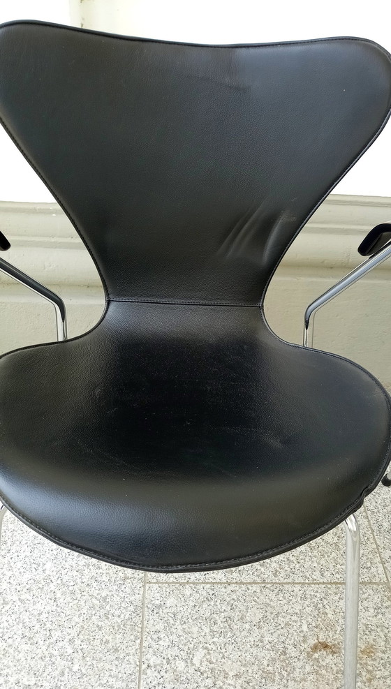 Image 1 of 4x Chaises Arne Jacobsen 3107 Cuir