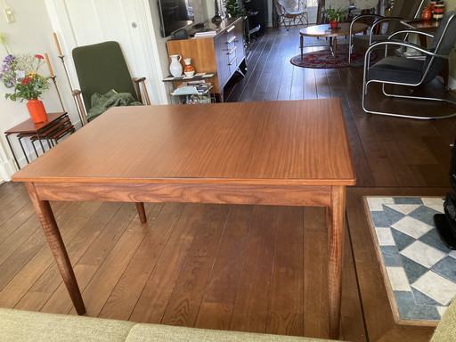 Table de salle à manger vintage