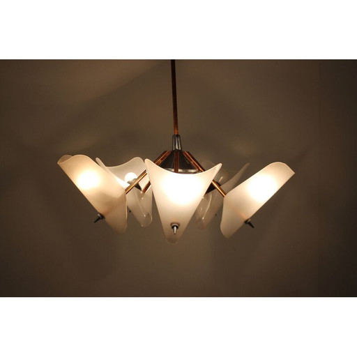 Lustre vintage en laiton et plastique par Drukov, Tchécoslovaquie 1960