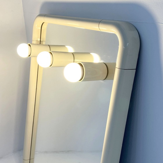 Image 1 of Miroir de toilette crème en plastique, 1970S