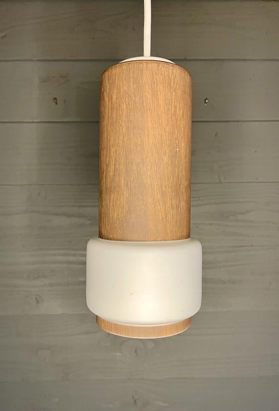 Image 1 of Lampe pendante vintage en verre opale Mid Century