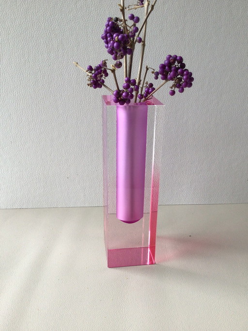 Vase en plexiglas 3-D