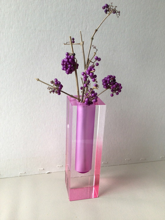 Image 1 of Vase en plexiglas 3-D