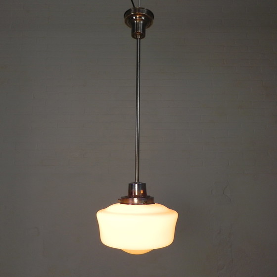 Image 1 of Lampe suspendue Art Déco avec abat-jour en verre blanc, années 1930