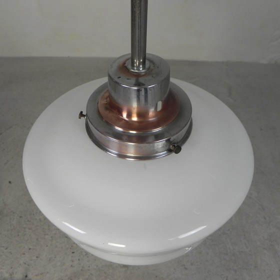 Image 1 of Lampe suspendue Art Déco avec abat-jour en verre blanc, années 1930