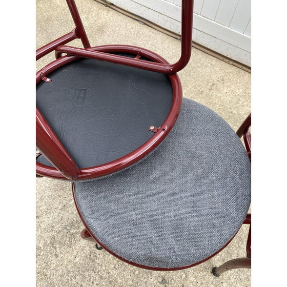 Image 1 of Chaise de restaurant bistro vintage en métal bordeaux et tissu gris, 1990