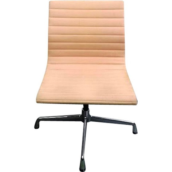 Image 1 of Chaise vintage EA105 de Charles & Ray Eames pour Vitra