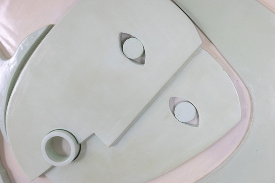 Image 1 of Panneau Sculpté En Laque De Couleur Céladon. Contemporain.