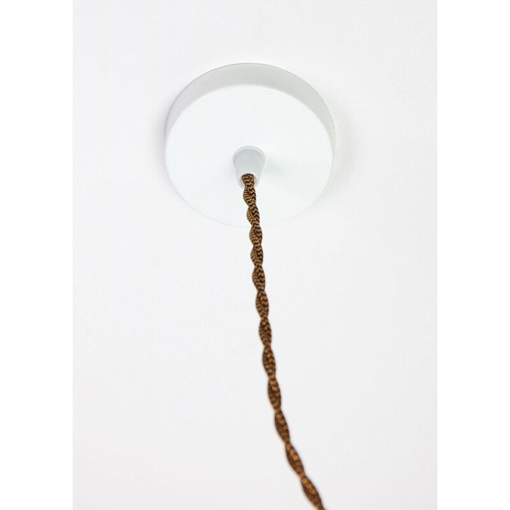 Image 1 of Lot de 3 lampes suspendues vintage en verre opalin et laiton, Italie